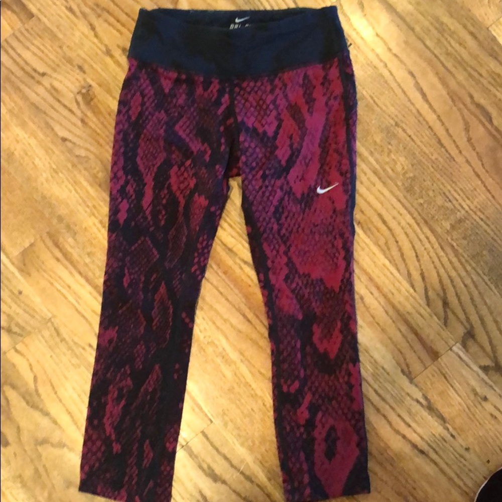 Nike Dri-fit cropped animal print workout pant